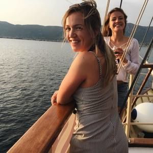 Meet your Posher, Mara